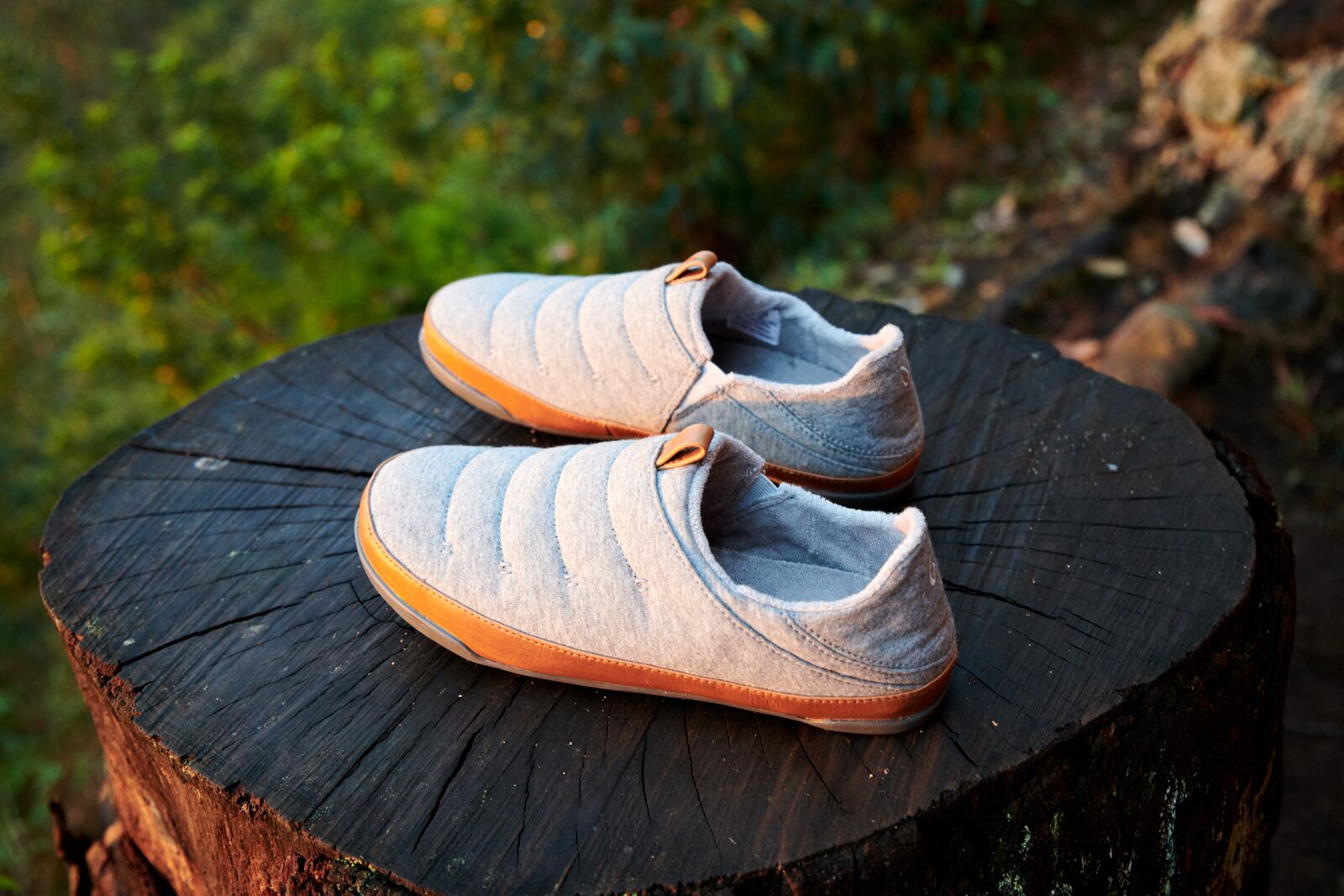 OluKai Mahana leather slippers Men’s size13 Mustang/Sahara olukai-mens-moloa-slipper-dark  main image 3