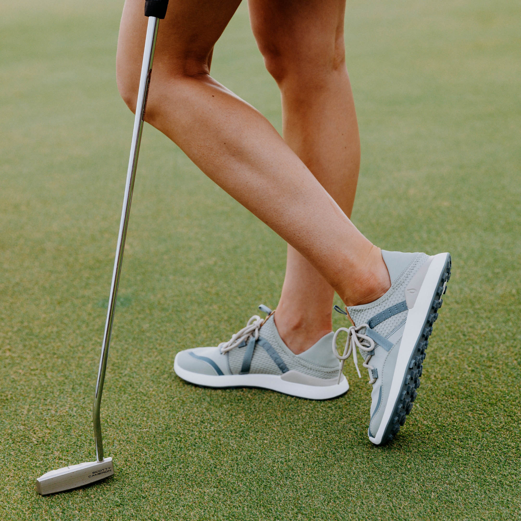 Kawela Women's Golf Shoes - Pavement / Mist Grey