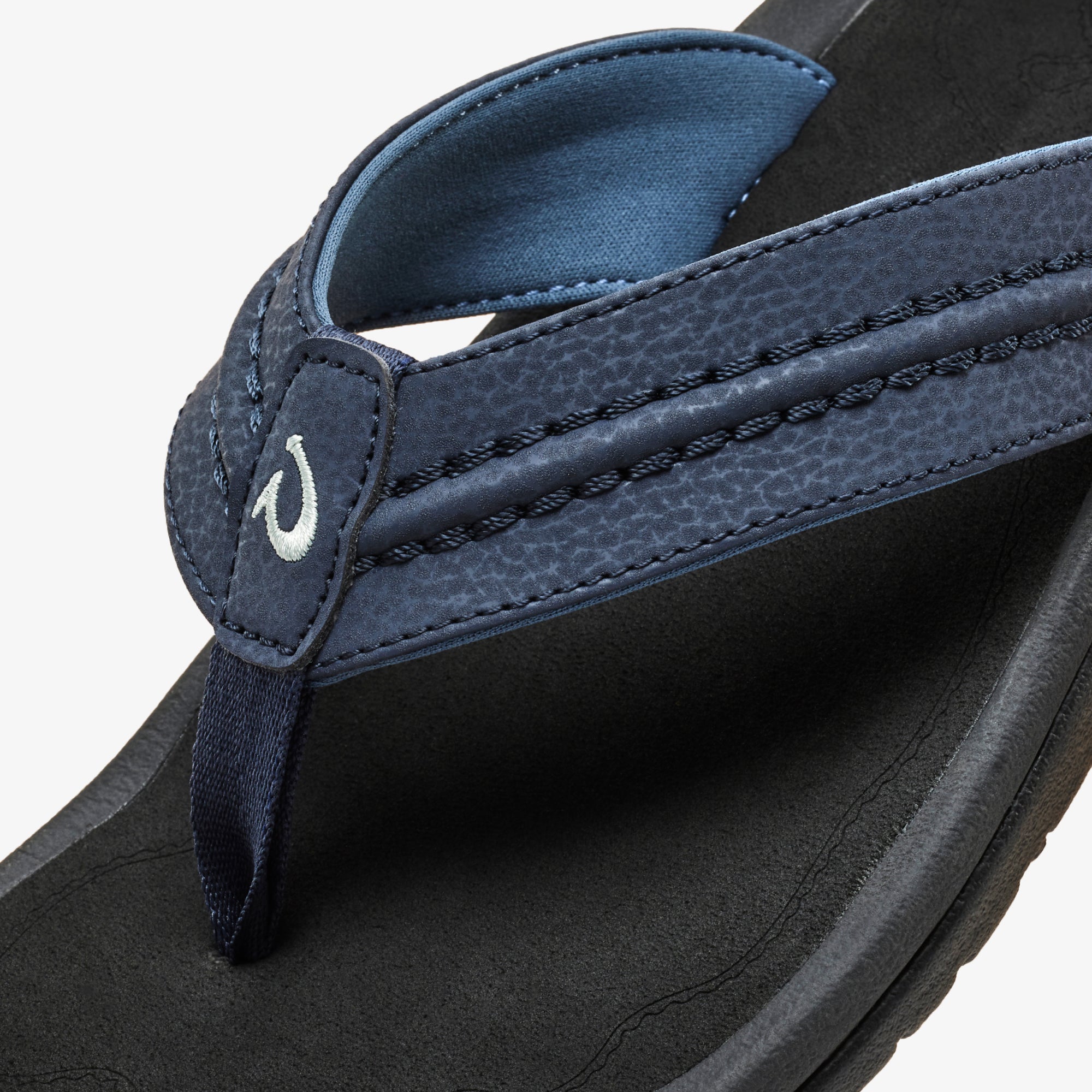 OluKai Hokua - Blue Depth / Black | Men's Beach Sandals