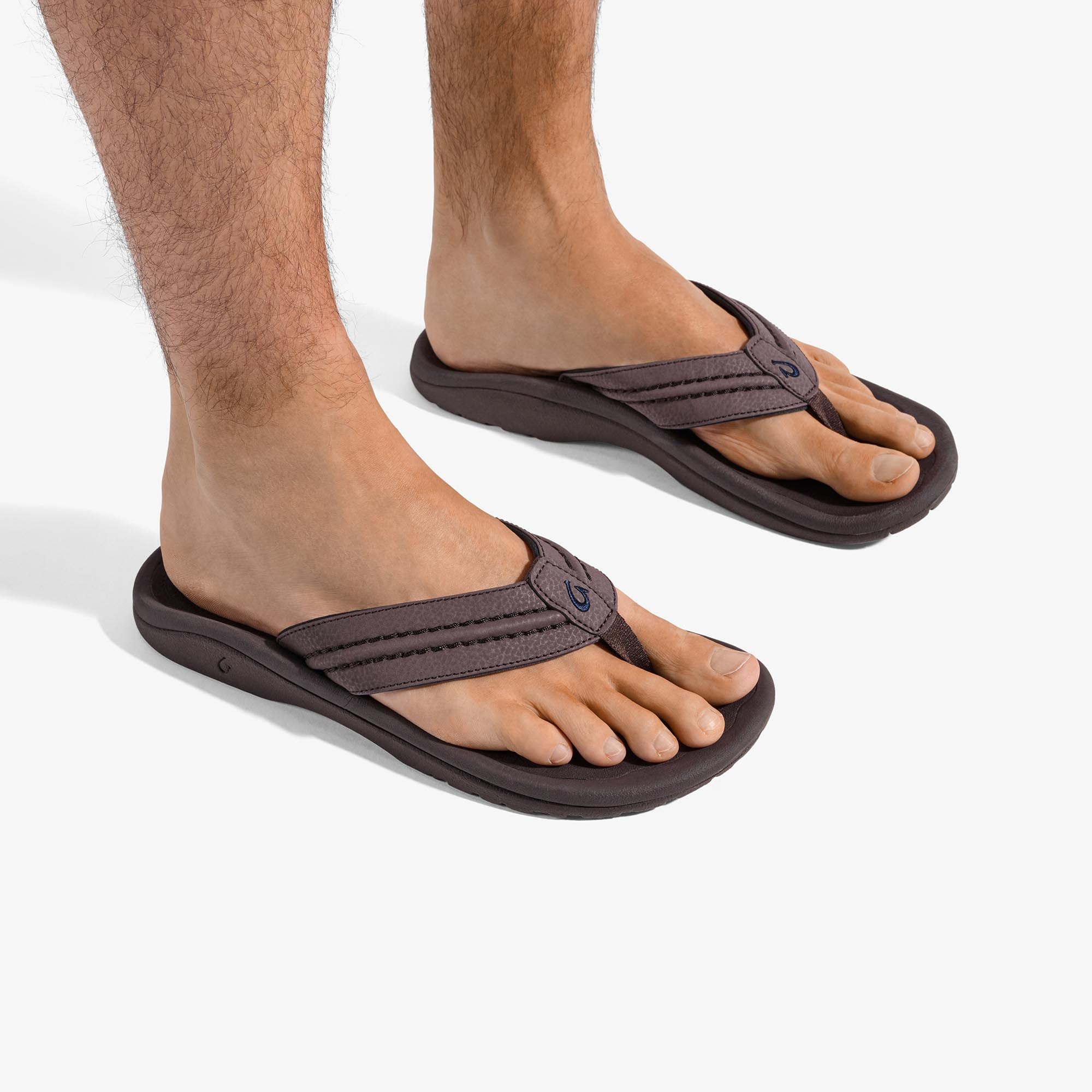 Hokua Men's Beach Sandals - Dark Wood | OluKai