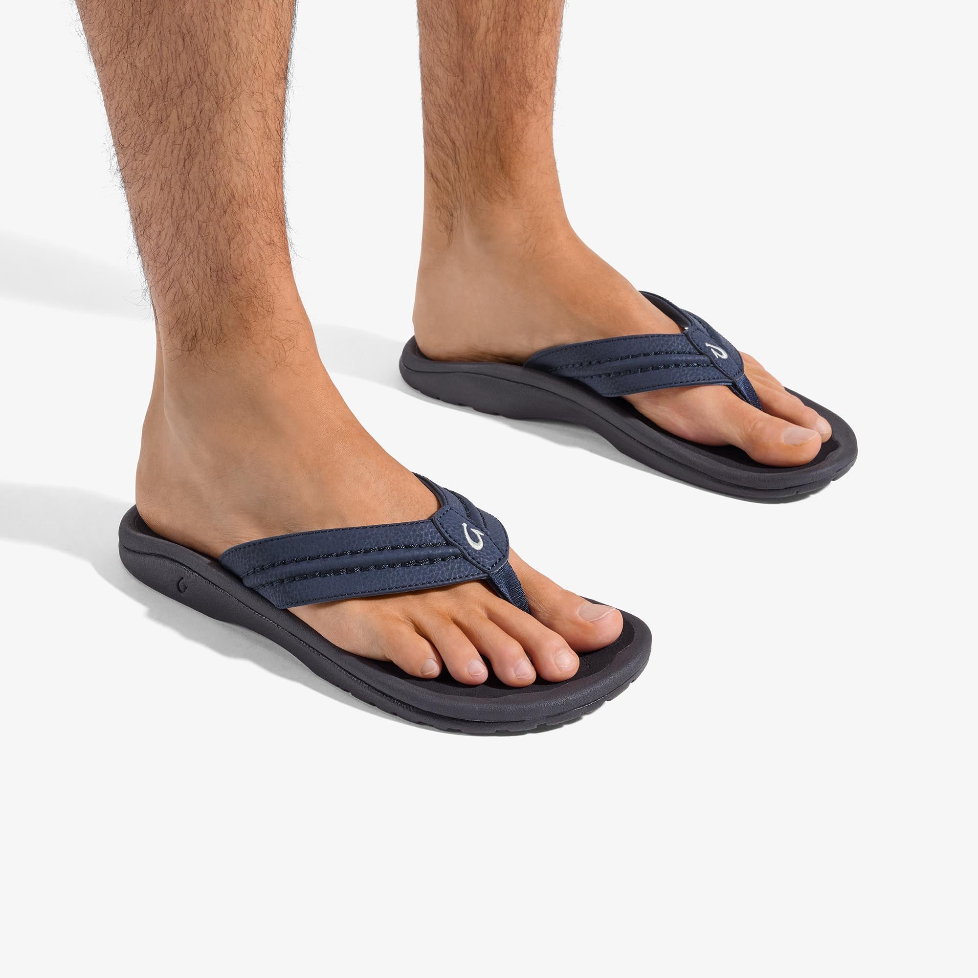 OluKai Hokua - Blue Depth / Black | Men's Beach Sandals