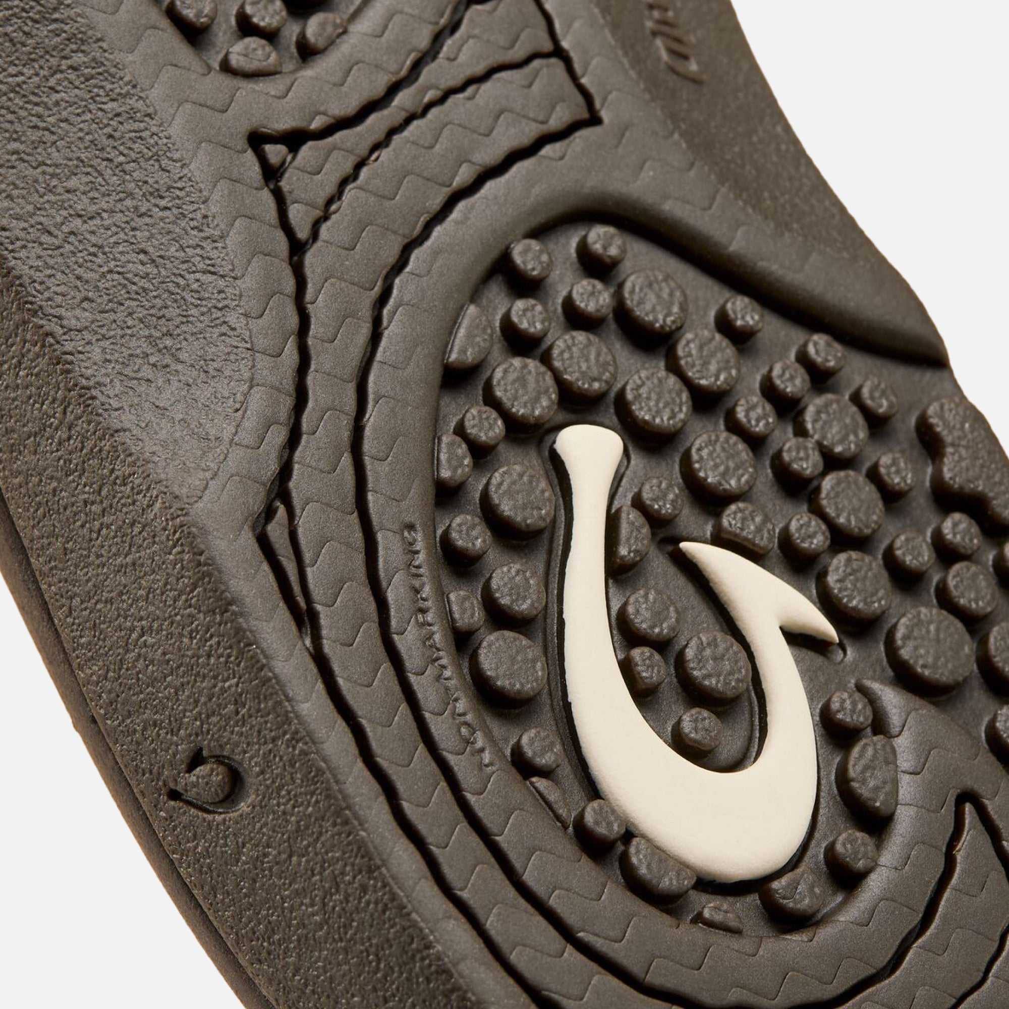 nalu＊-11138 Nalu Slide Men's Beach Slide Sandals - Dark Java | OluKai