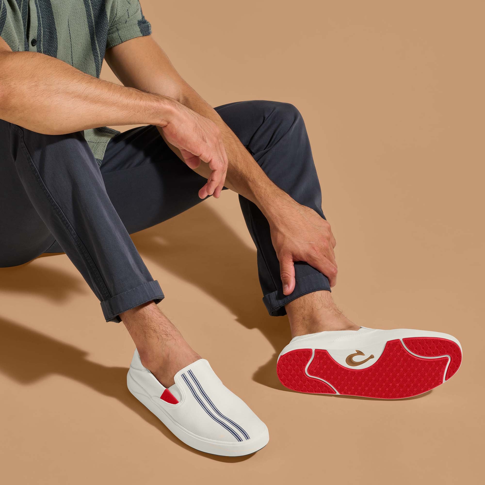 Lae‘ahi Men's Slip-On Sneakers - Off White / Stripe | OluKai