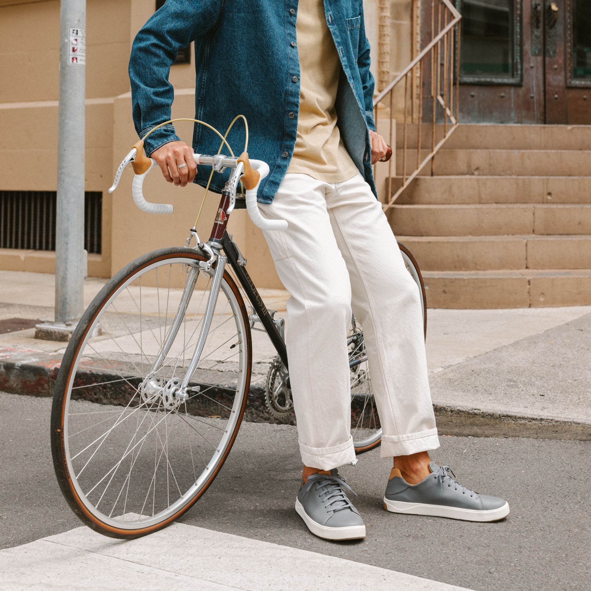 Olukai Men's Lae‘ahi Lī ‘Ili Leather Sneaker In White - Daniels Shoes