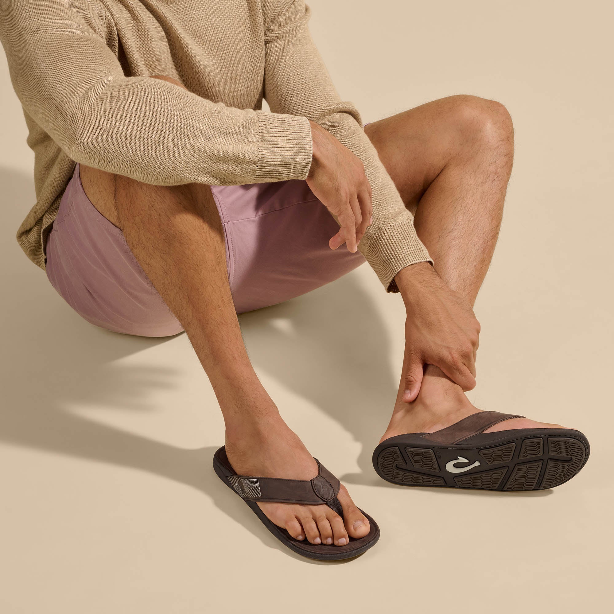 Tuahine Men's Waterproof Leather Beach Sandals - Dark Wood | OluKai