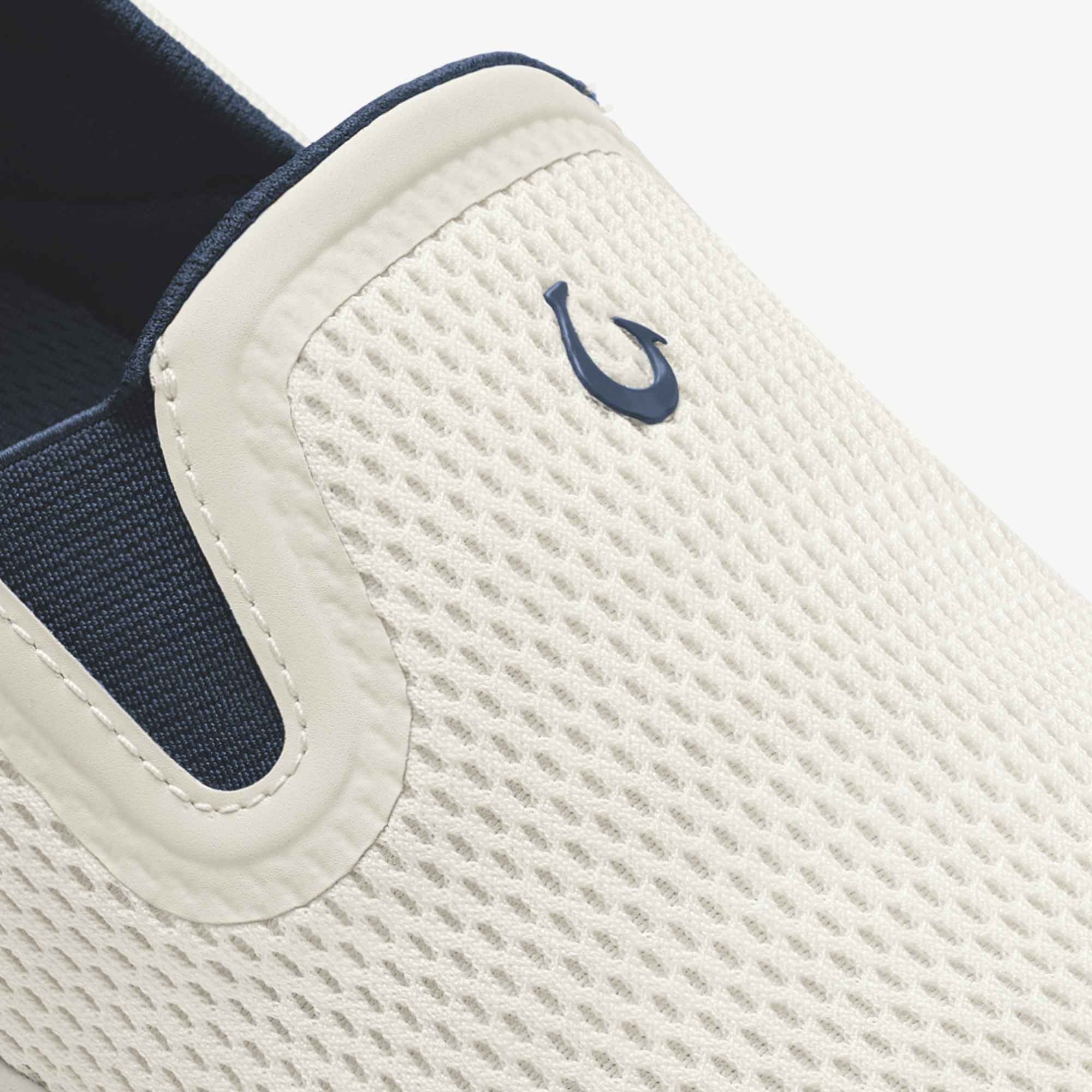 Moku Slip On - White Sand / Trench Blue – OluKai