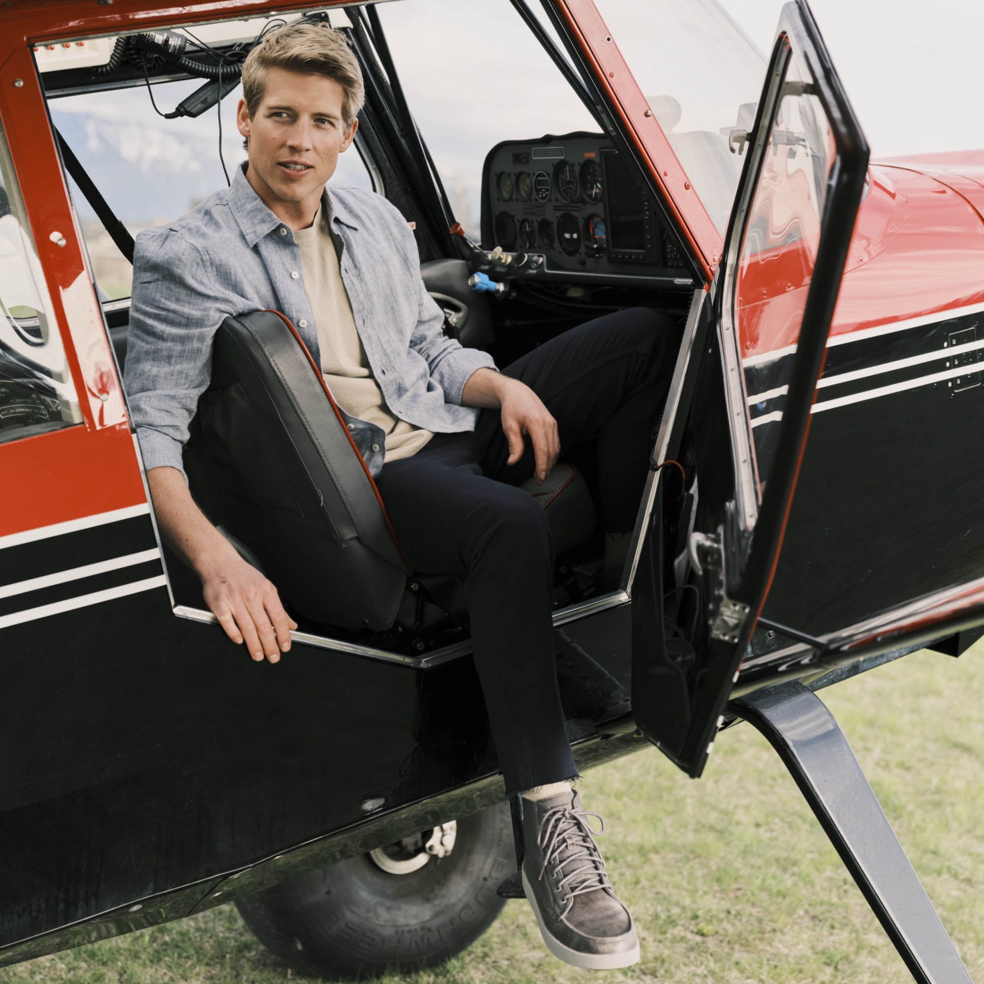 Mōlina Men's Waterproof Leather Boots - Black | OluKai