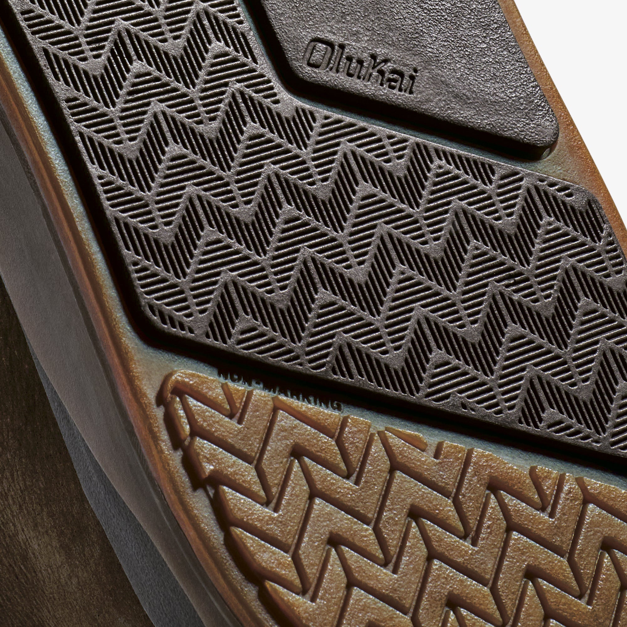 Papakū 'Ili Men's Waterproof Leather Boots- Dark Java | OluKai