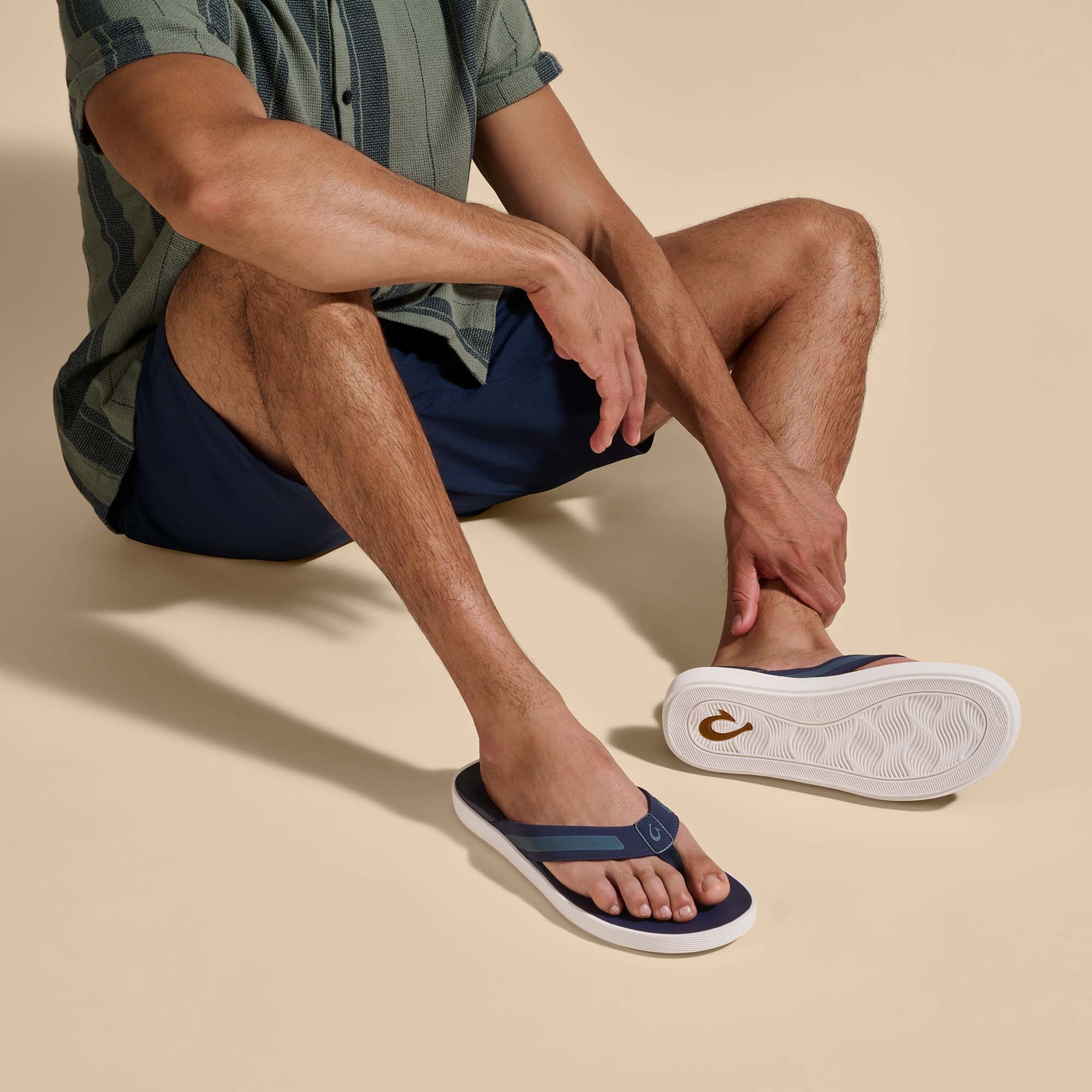 Leeward Men's Water Ready Beach Sandals - Navy | OluKai