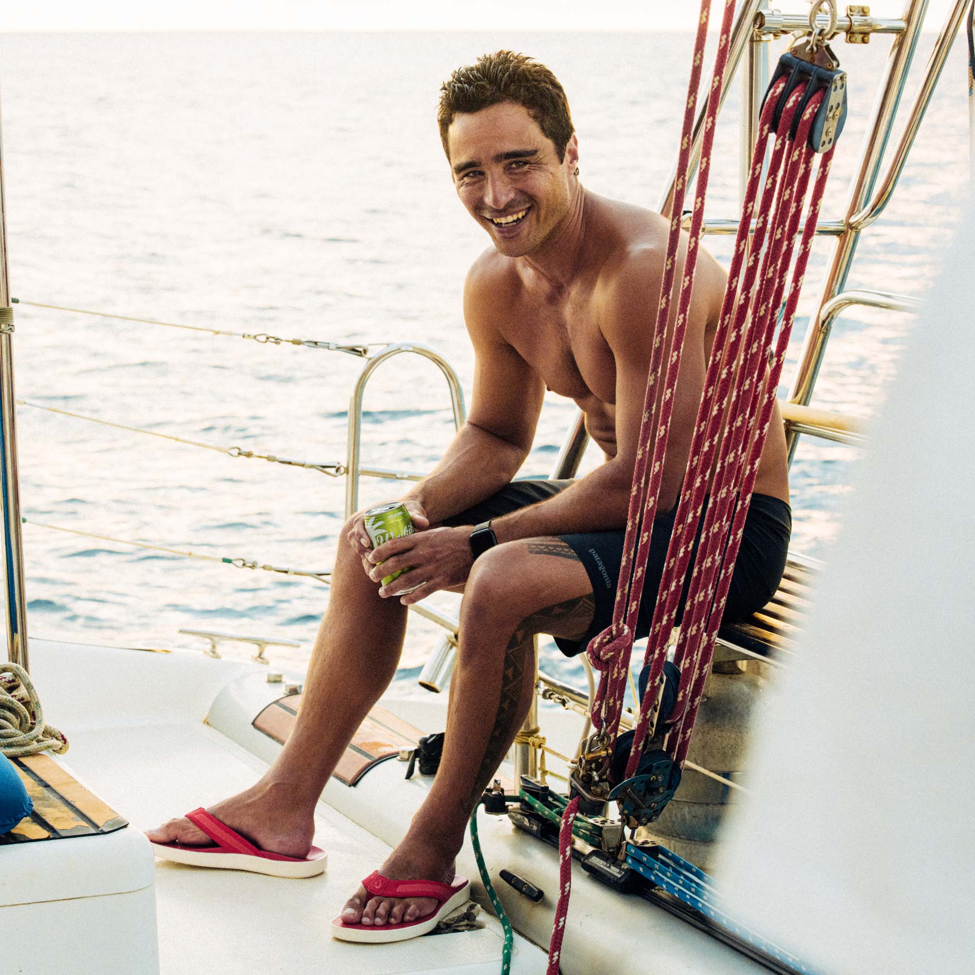 Leeward Men's Water Ready Beach Sandals - Graphite | OluKai