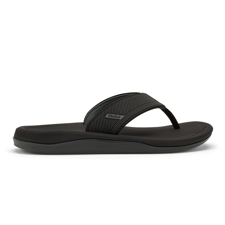 OluKai メンズトングサンダル ʻAhi Kai - Black / Black | OluKai
