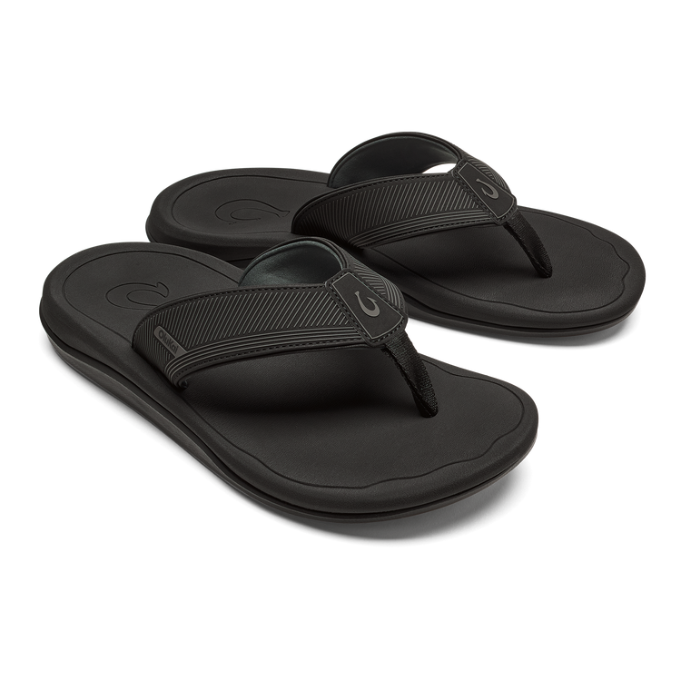 OluKai メンズトングサンダル ʻAhi Kai - Black / Black | OluKai