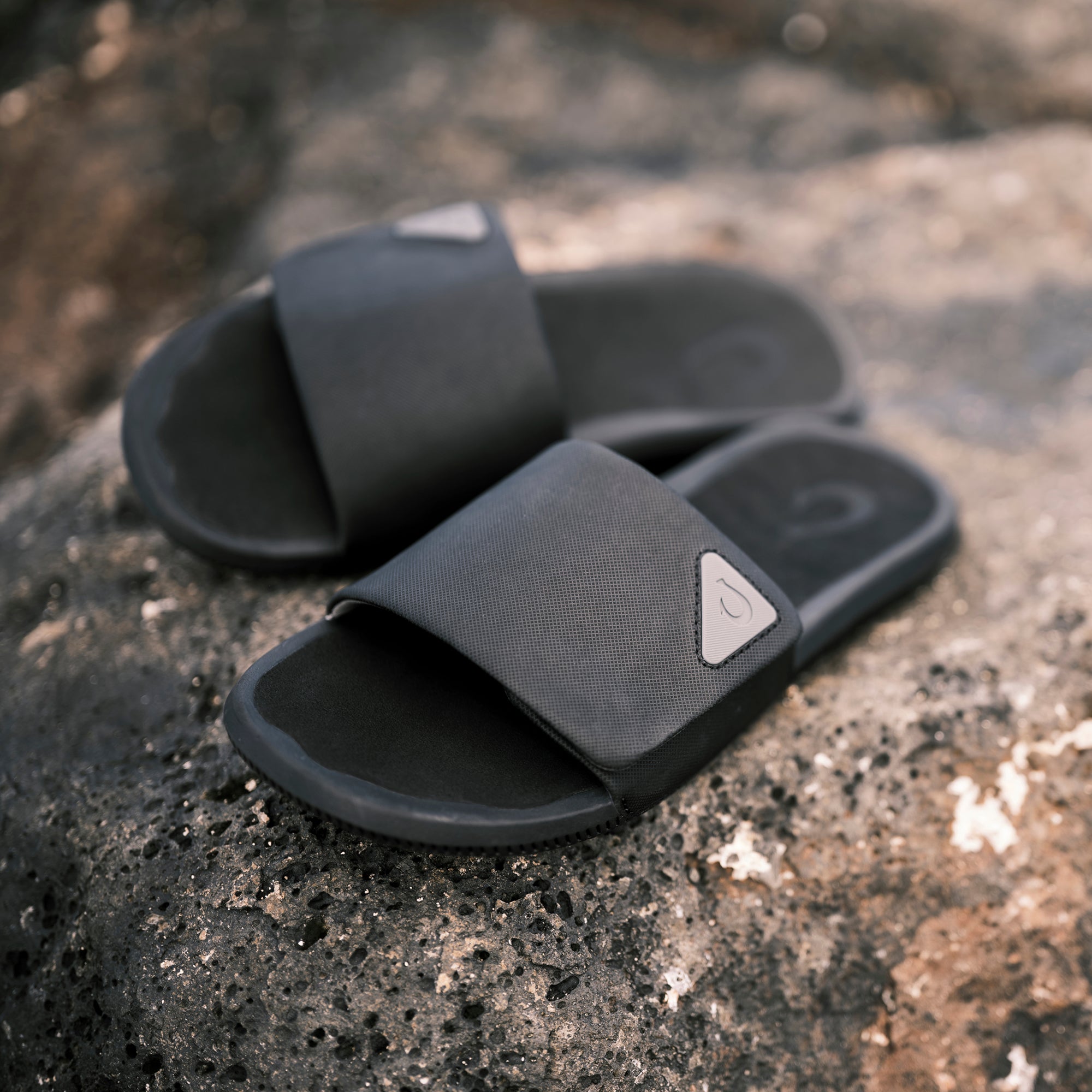 Olukai Nalu Slides, Preowned, black, men’s size 11 Nalu Slide Men main image 2