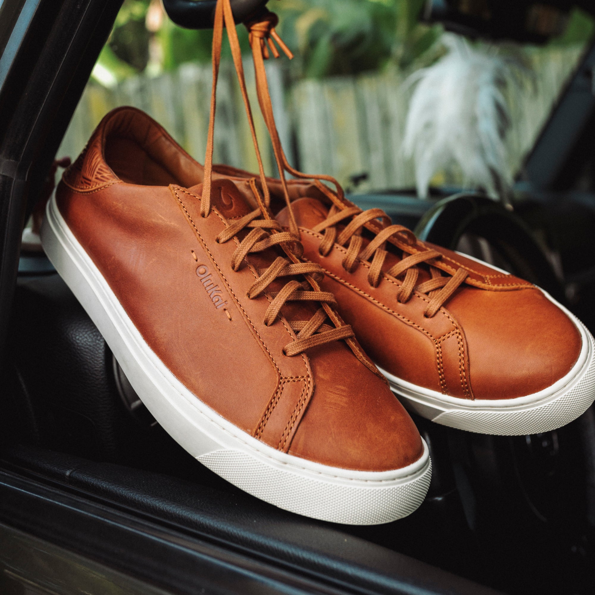 茶 KOU Kou Lace Up - Fox / Fox | OluKai