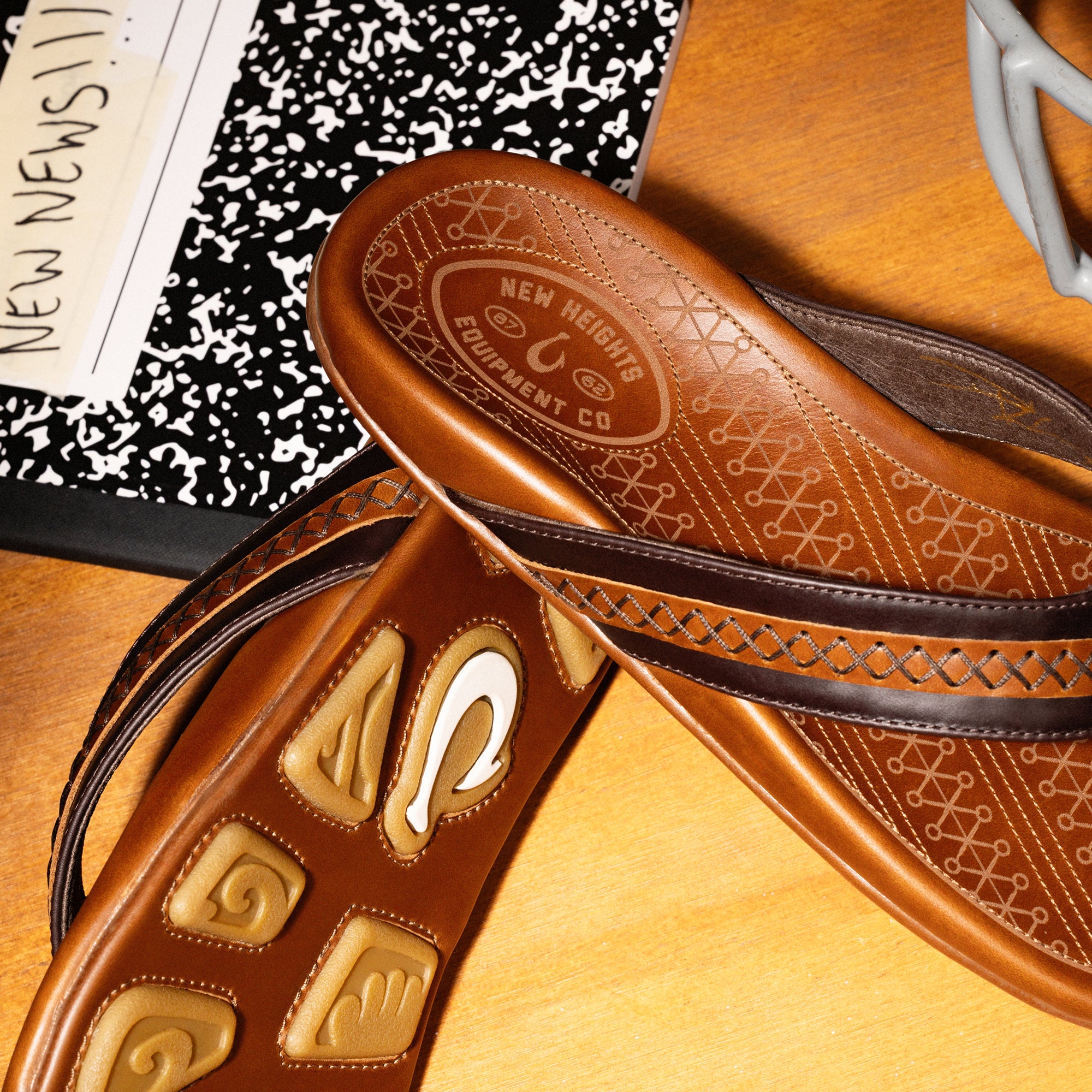 Mea Ola Nuʻu - Dark Java / Tan | OluKai x New Heights