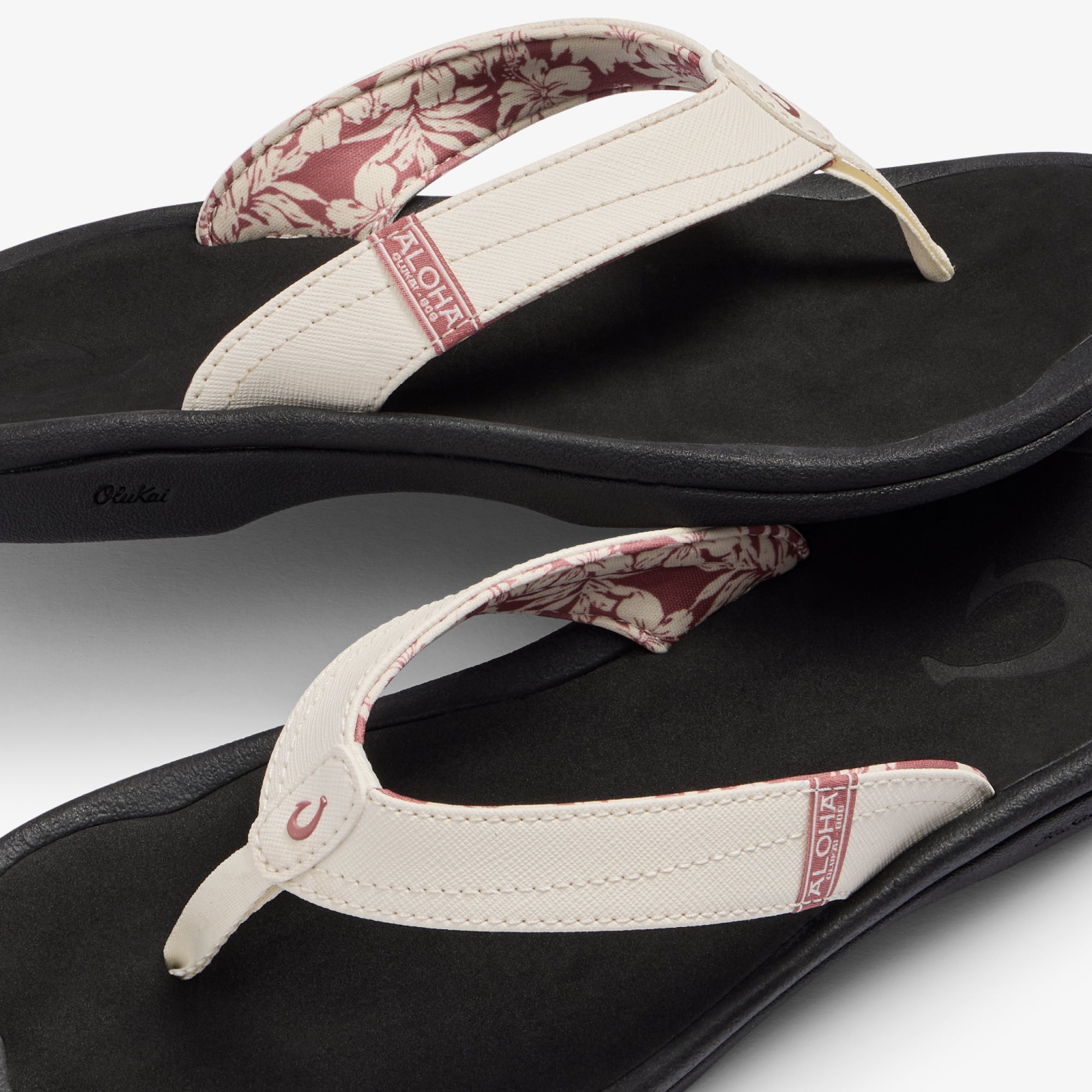 オハナhksw11.12 sw90 Ohana - White Sand / Onyx | OluKai