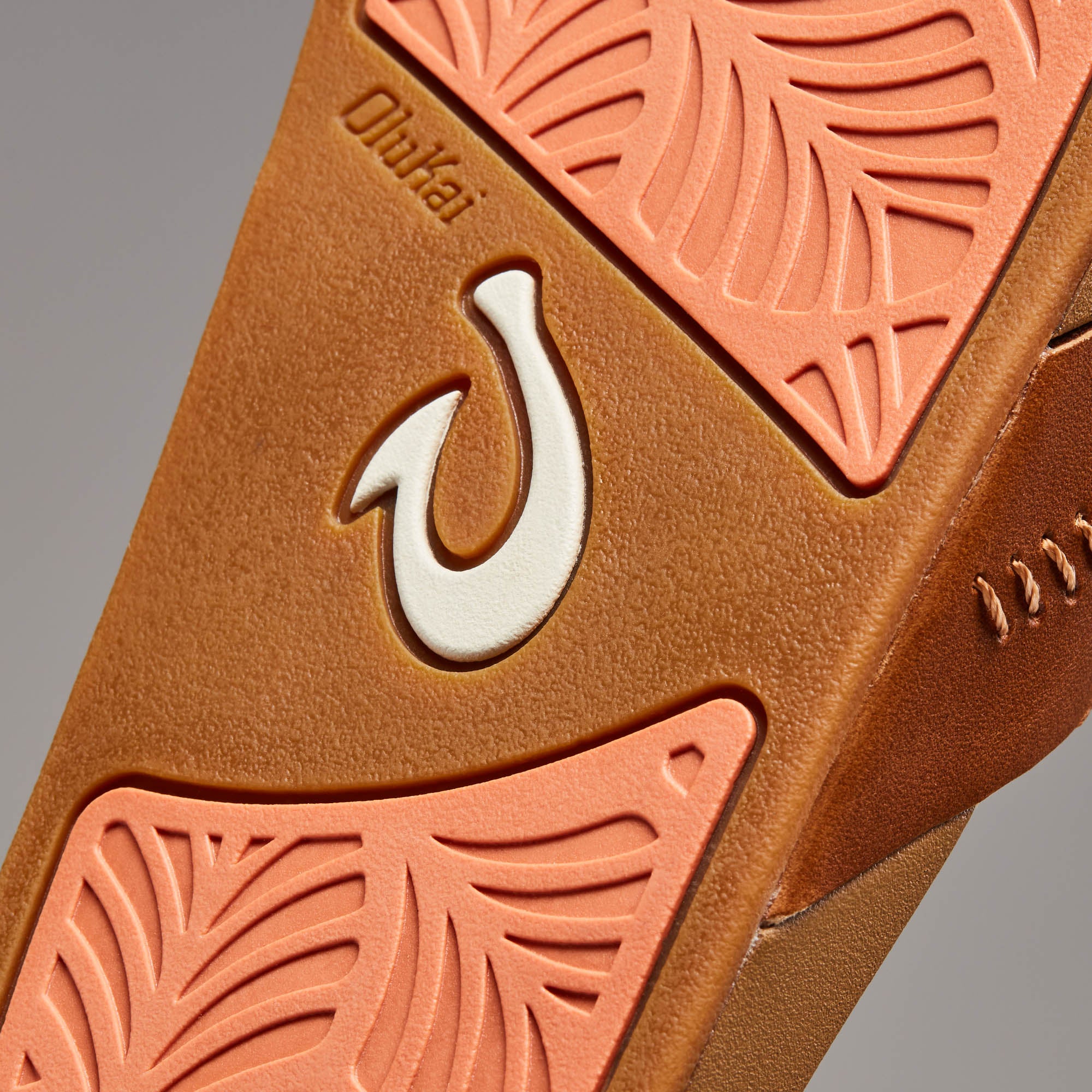 Kipe'a 'Olu Women's Slide Sandals - Sahara | OluKai