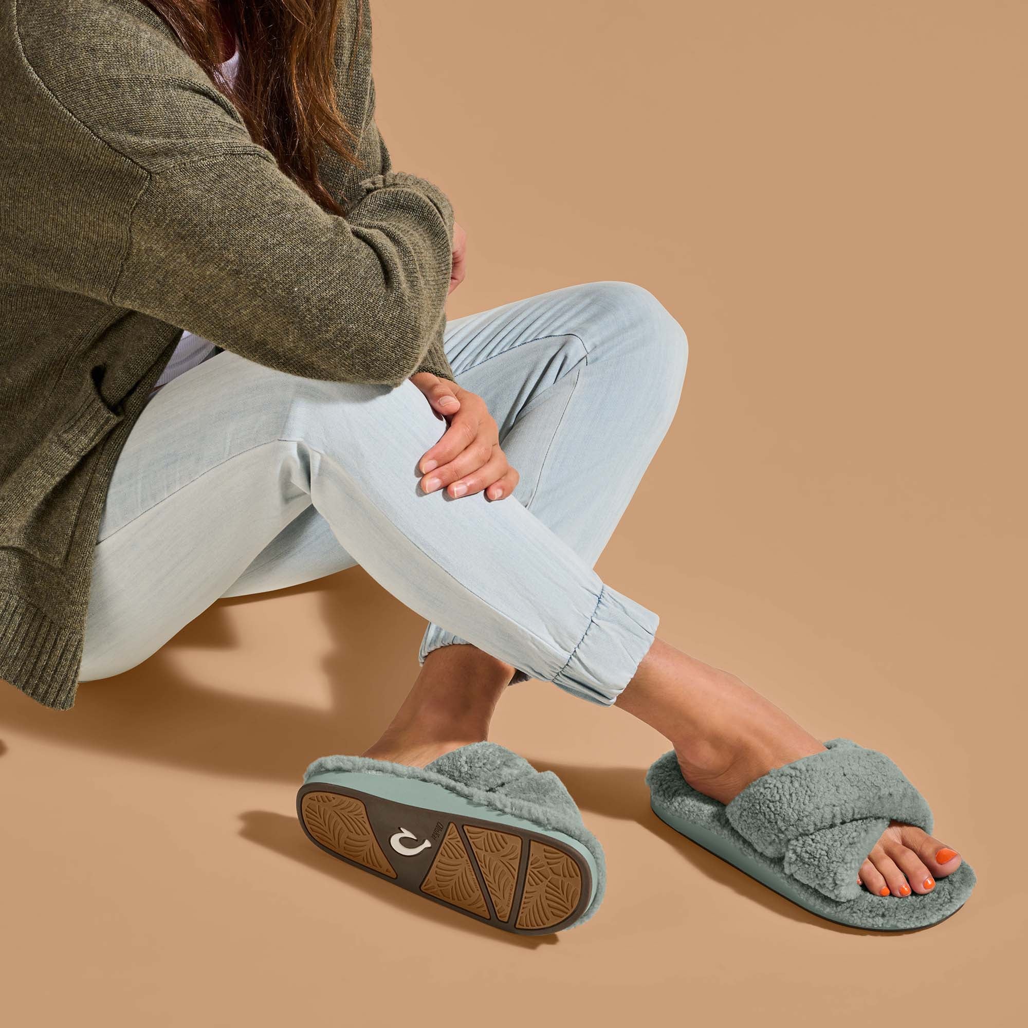 Olukai best sale womens slippers