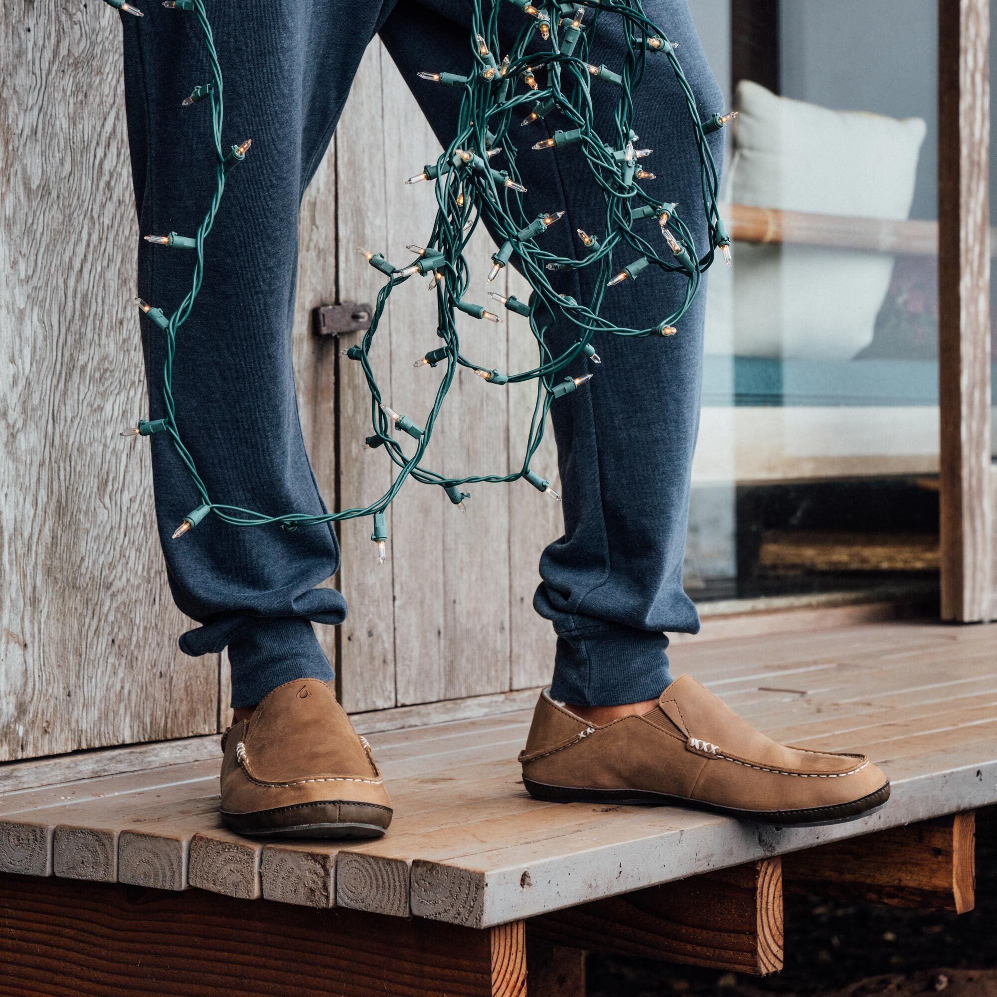 Moloā Men's Leather Slippers - Toffee / Dark Wood | OluKai