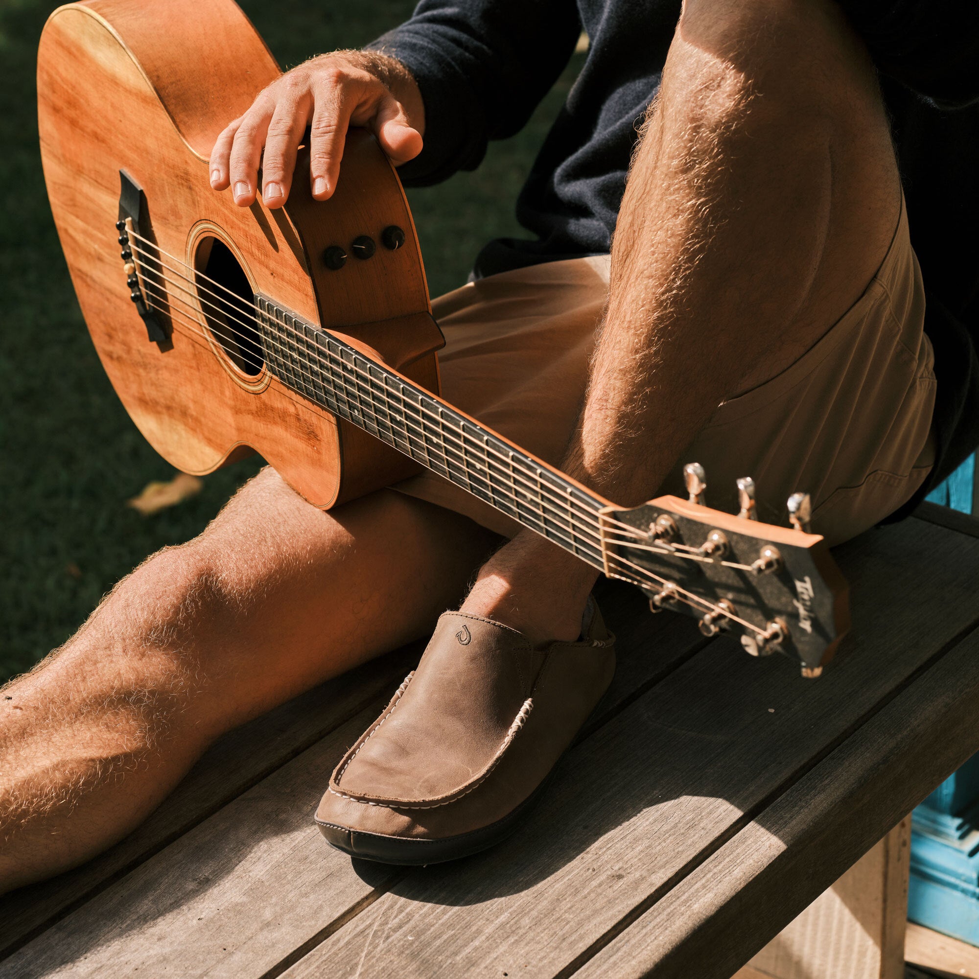 Moloā Men's Leather Slippers - Toffee / Dark Wood | OluKai