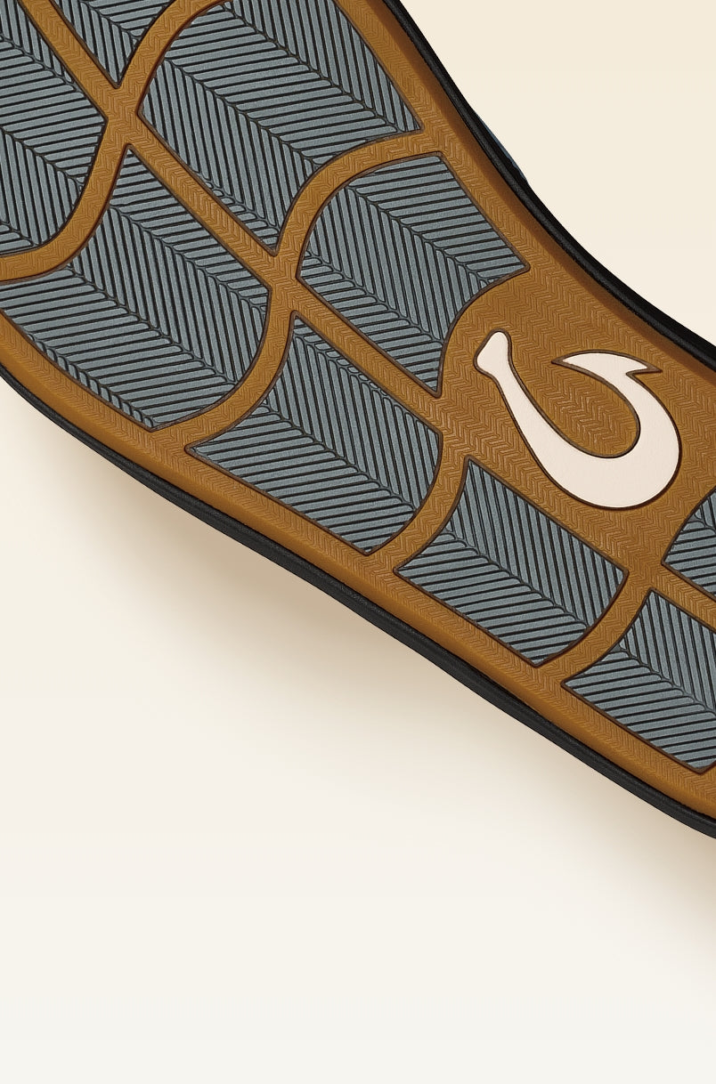 Ki‘i - Ash / Sterling