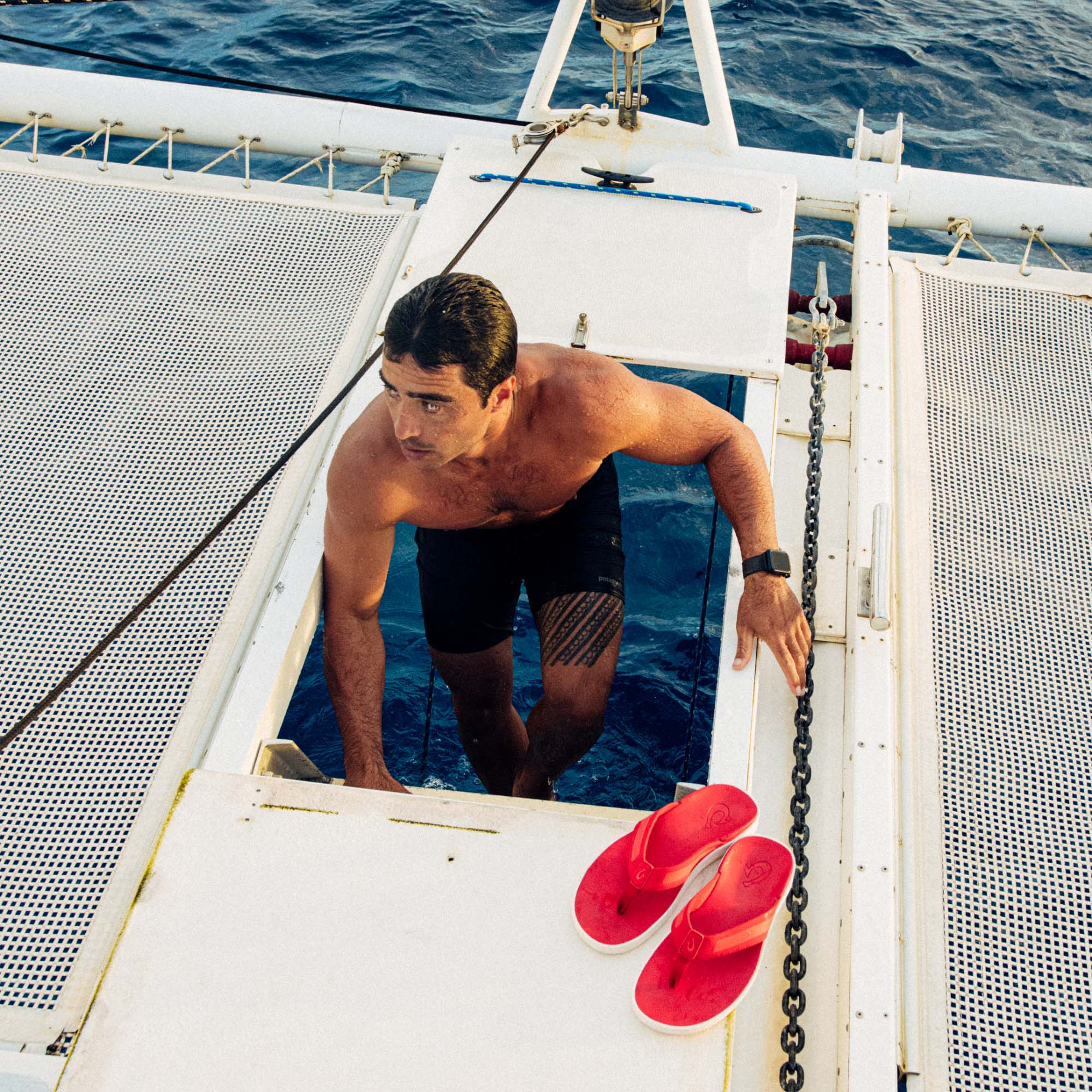 Leeward Men's Water Ready Beach Sandals - Graphite | OluKai