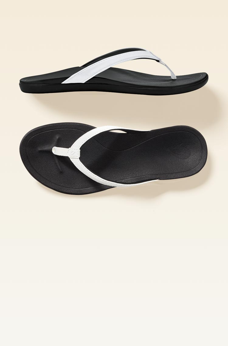 Simple and oh so comfortable. This sandal is water-friendy with a quick-drying jersey knit lining that feels soft against your skin.